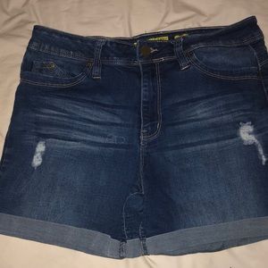 Mid rise denim shorts